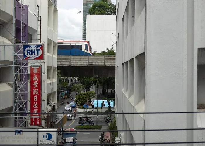 Hotel Nantra Silom 3*