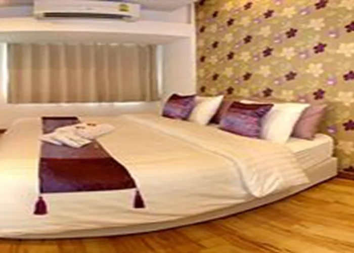 Nantra Silom 3*