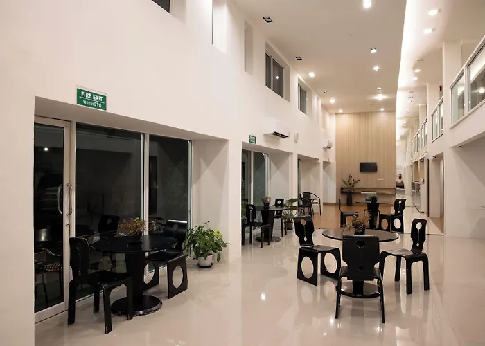 西隆楠特拉酒店 酒店 3*
